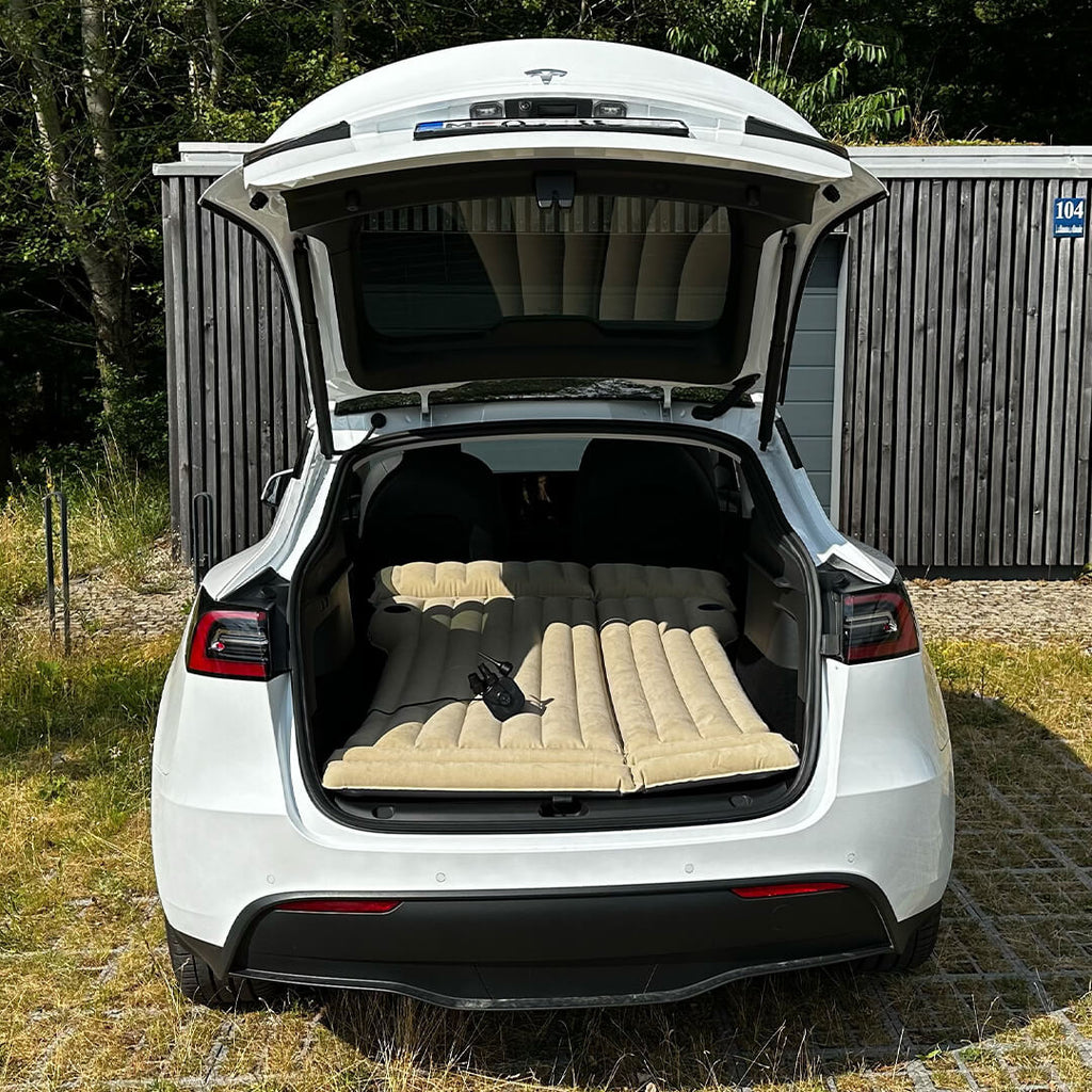 Camping Luft-Matratze - Komfortables Übernachten im Model S, 3, X und – My  Tesla Tuning